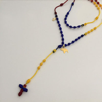 Rosario Tricolor Tejido: Un Pedacito de Venezuela que te Acompaña.